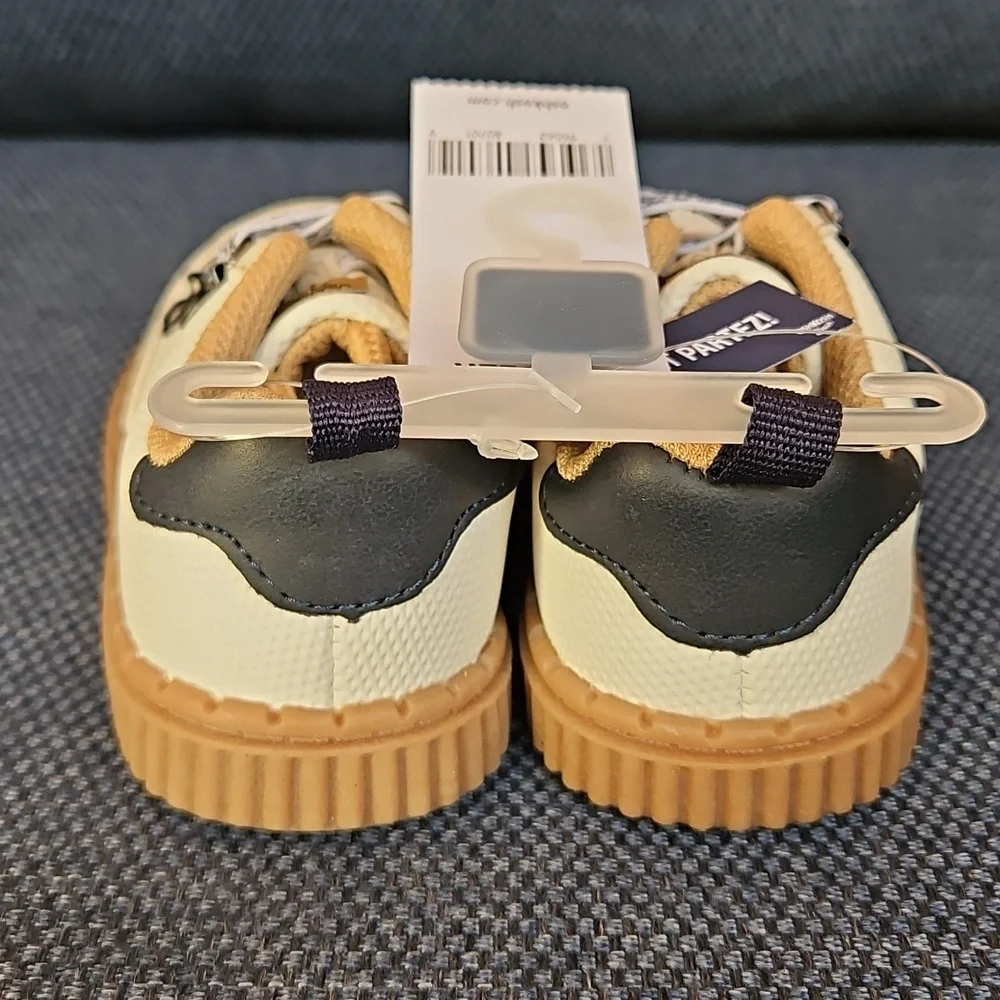 OshKosh B'gosh Heidy Pull On Canvas Sneakers